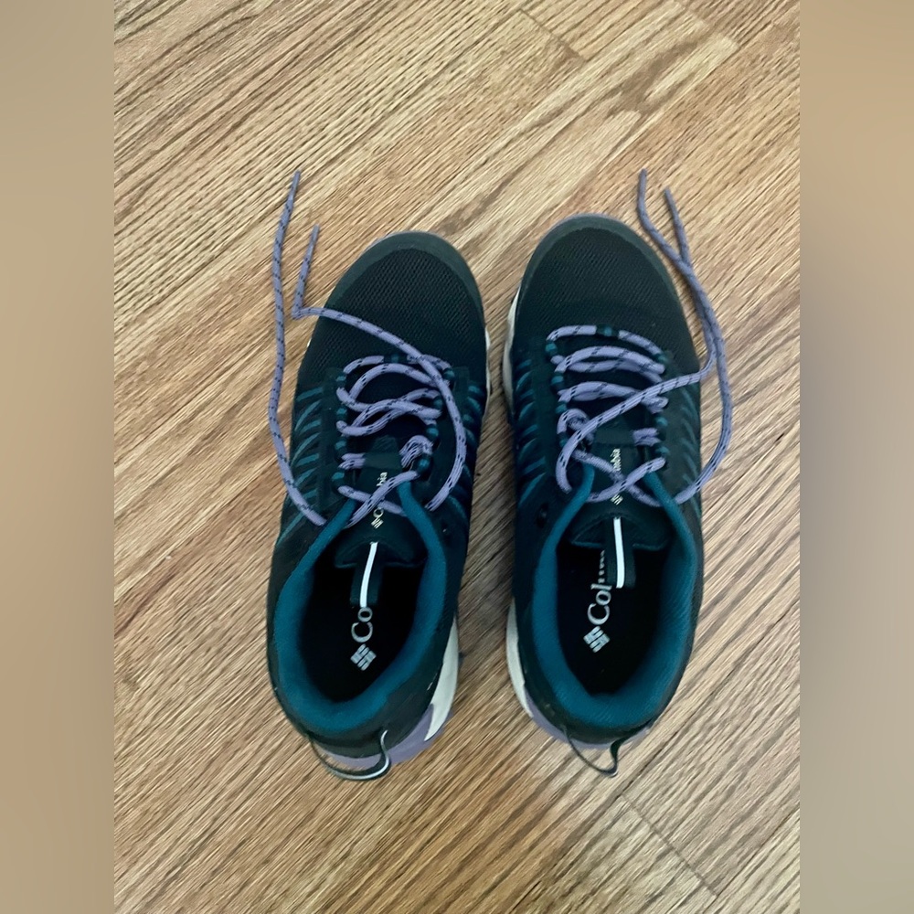 Columbia hiking sneakers like new! Size 5.5. Worn once.